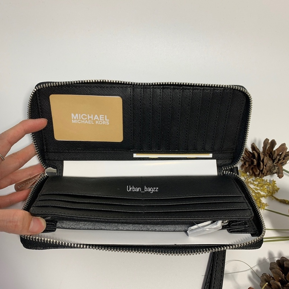 Michael Kors JST Large Zip Wallet - Picture 6 of 7